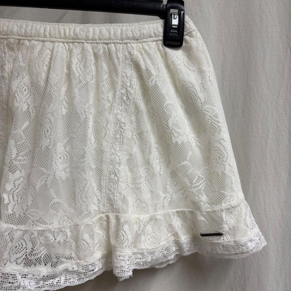 NWT Abercrombie & Fitch White Floral Lace Ruffle Mini Skirt Womens Medium - Picture 2 of 9